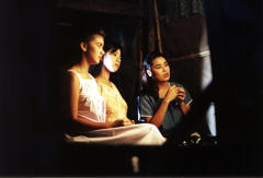 Hubad sa ilalim ng buwan