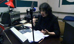 S. - Je suis - je lis à haute voix [passing for]